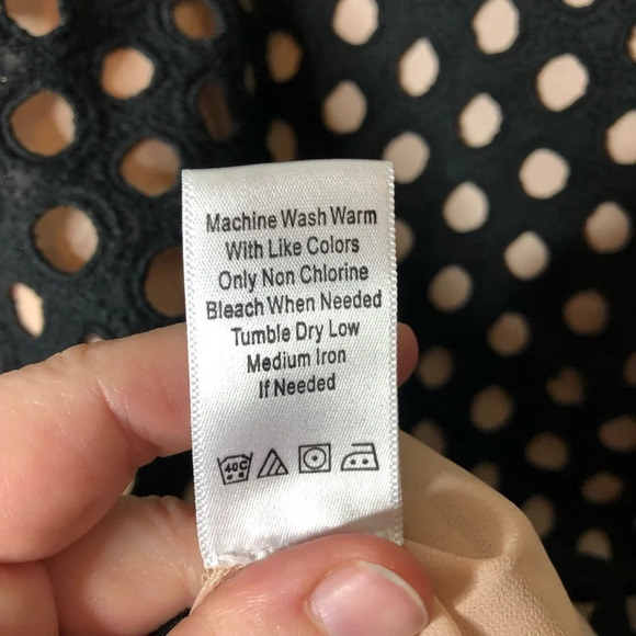 Coldwater Creek Black Eyelet Overlay Blouse Size 14 - Picture 5 of 7